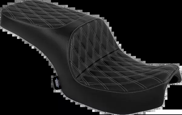 Drag Specialties Seats Freedom Seat – Vinyl – Double Diamond Silver Stitch – Challenger ’20-’25/Chieftain ’25