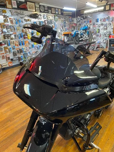 Klock Werks 11" Sport Dark Smoke Flare Windshield for 2015-25 Harley Road Glide