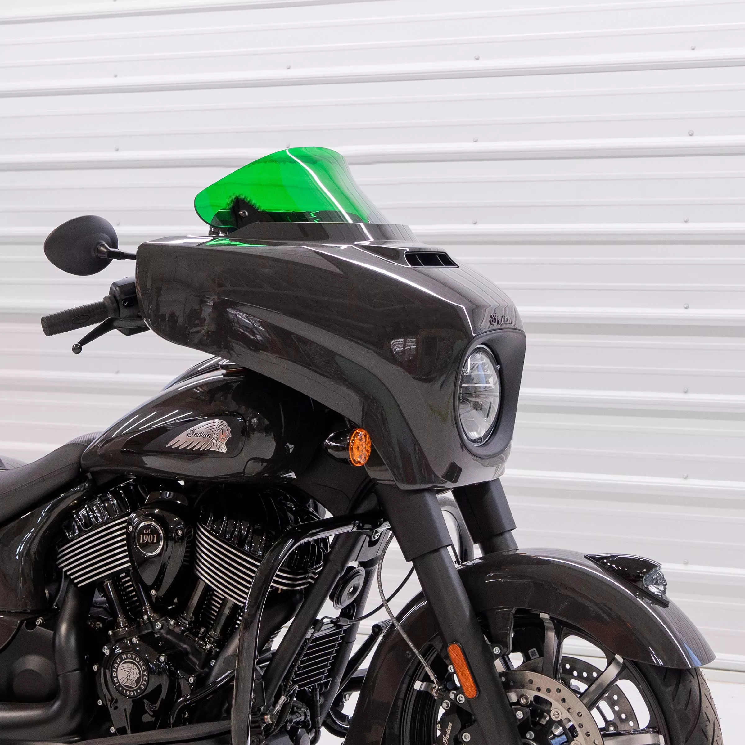 Klock Werks Kolor 10" Green Flare Windshield 2014-26 Indian Chieftain Roadmaster