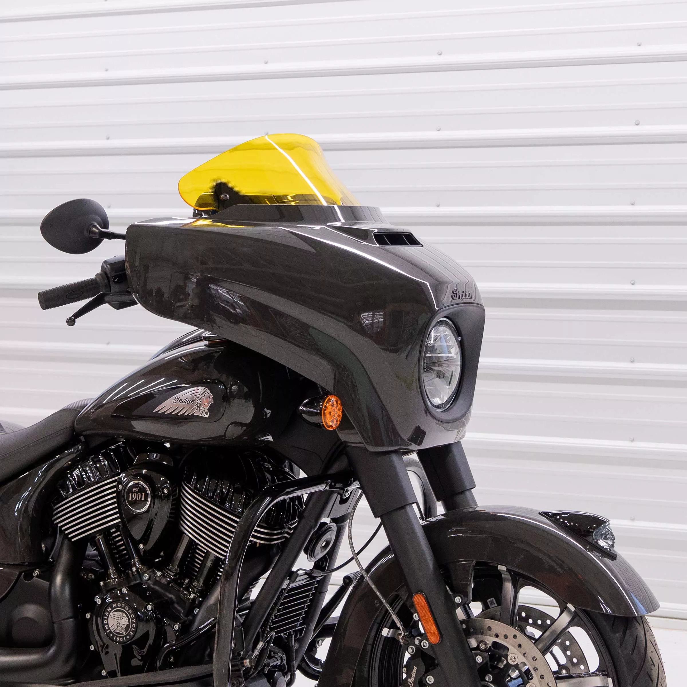 Klock Werks Kolor 10" Yellow Flare Windshield 14-26 Indian Chieftain Roadmaster