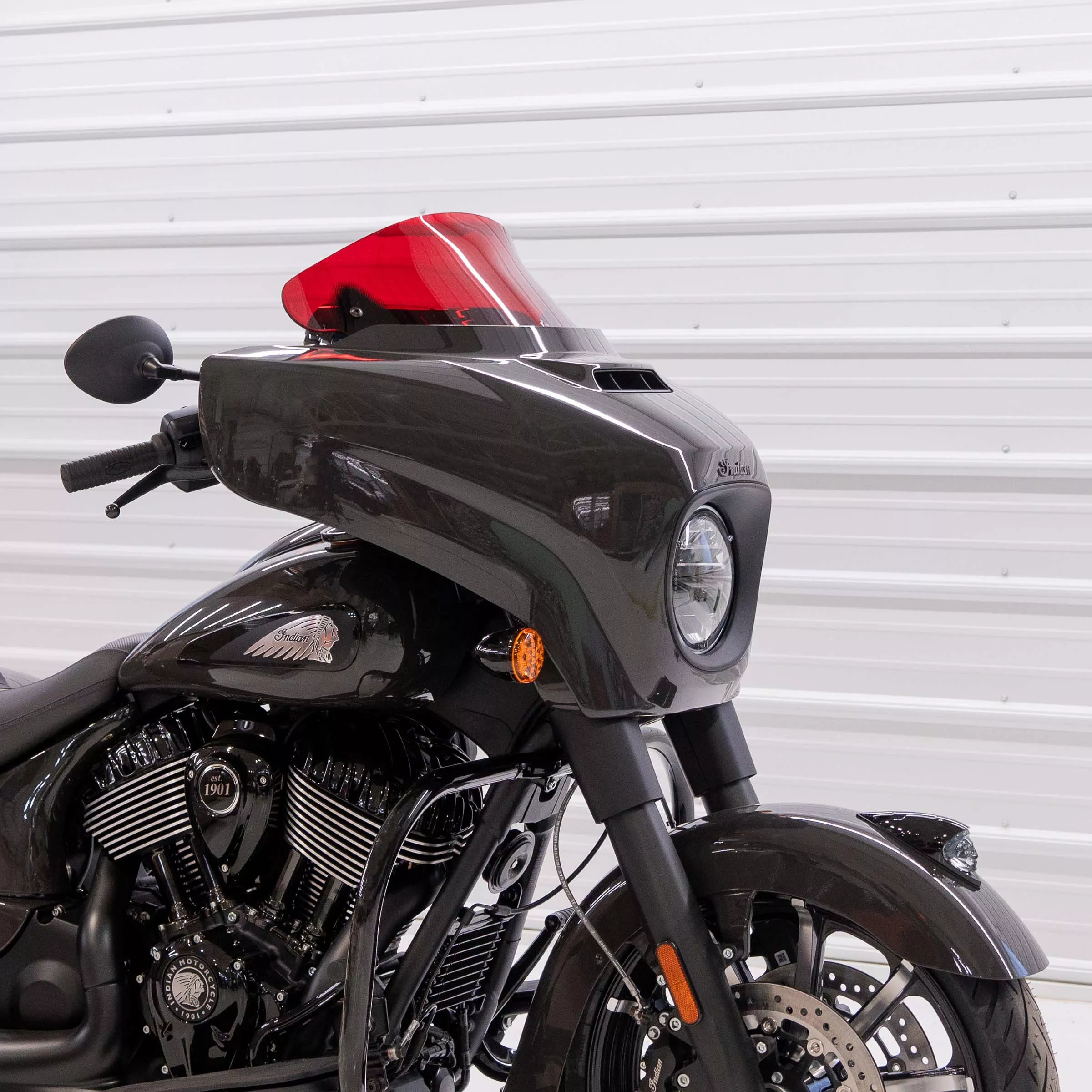 Klock Werks Kolor Flare 10" Red Windshield 2014-2026 Indian Chieftain Roadmaster