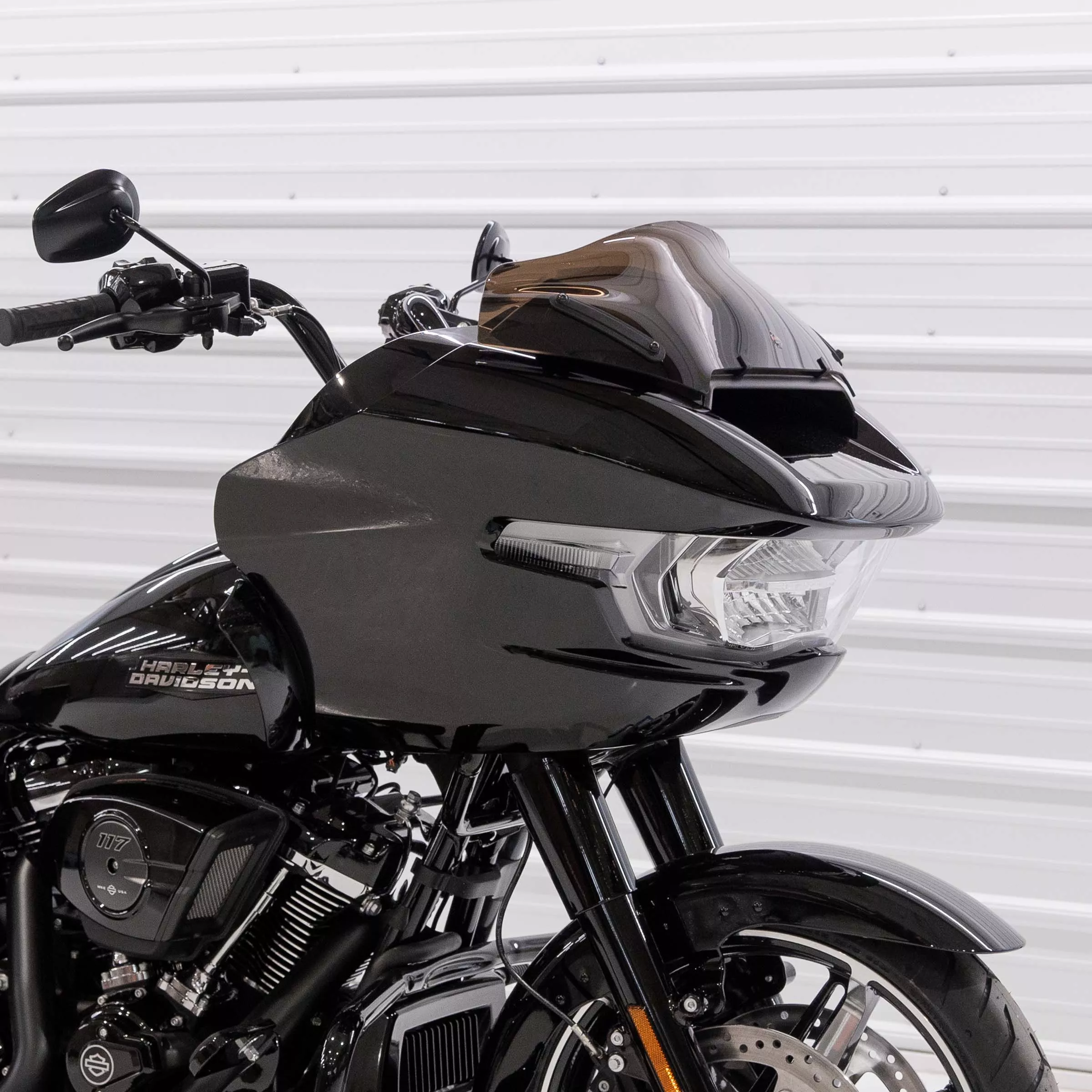 Klock Werks Kolor Flare 8″ Bronze Windshield for 2023-26 Harley Road Glide FLTR