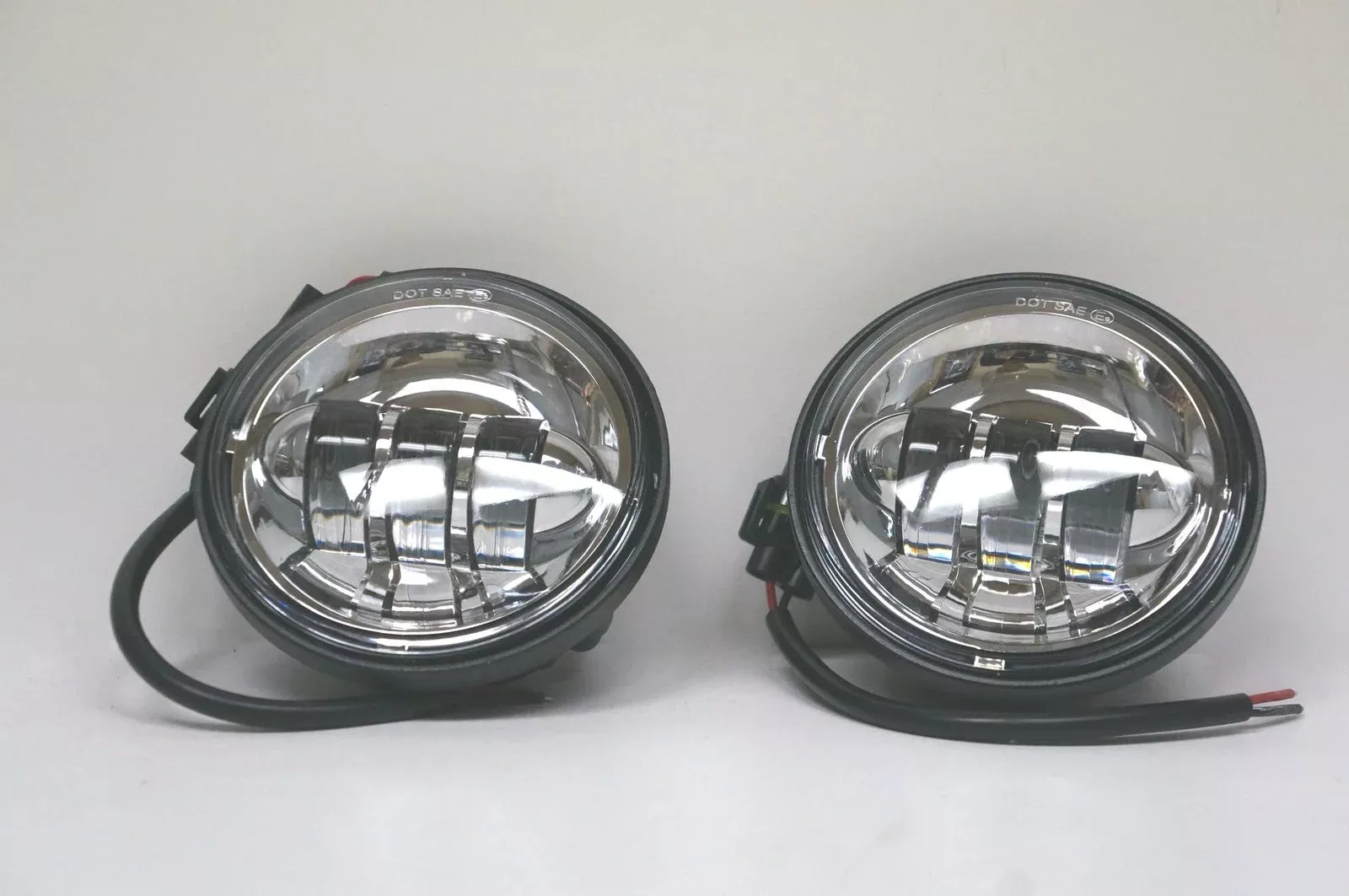 New 4-1/2" 4.5" LED Projector Daymaker Style Chrome Fog Lights Pair for Harley