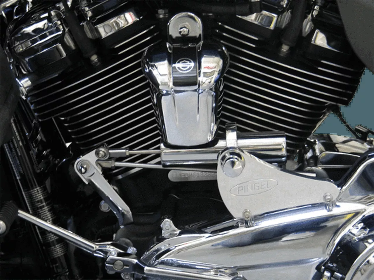 Pingel Electric Speed Shifter Kit for H-D FL Touring '17-25, Tri-Glide '17-'25, Freewheeler 2017-2025, Road Glide 3 '23-25 with 1-1/2" Heated Grips