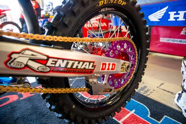 Renthal Rear Sprocket – Aluminum – 51 Tooth – Purple