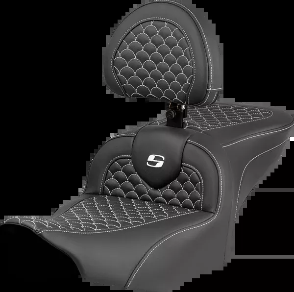 Saddlemen Roadsofa™ Seat – Dragon Scale Stitch – White Stitch – W/ Backrest – FLTR/FLHX ’23-’24