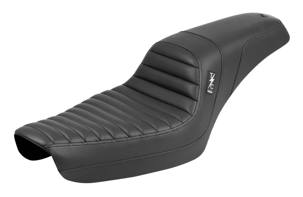 Saddlemen Thrashin' Pro Series Tuck-N-Roll Seat For Harley Dyna 1996-2003